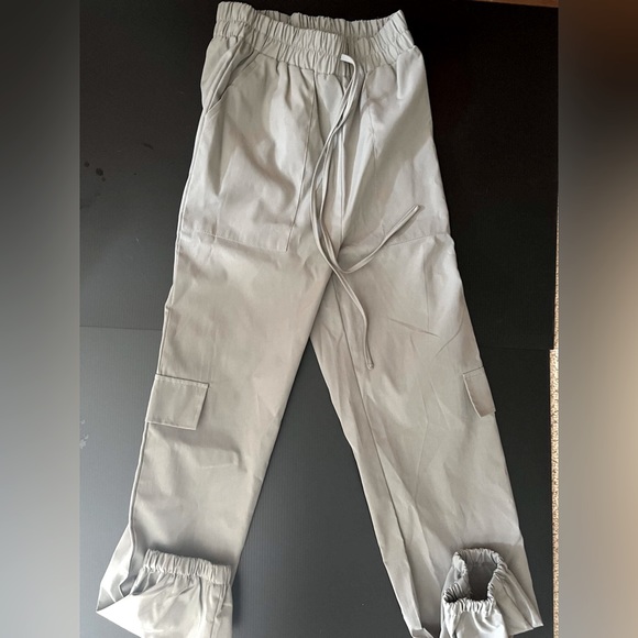 Shein grey long cargos -Size: Petite XS - Picture 2 of 3